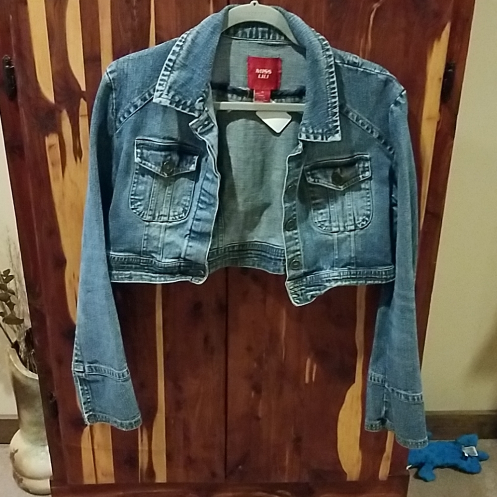 Cropped jean jacket